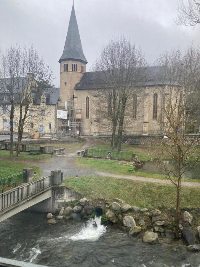 Le « studio Sur La Neste » Dans Le Centre D'arreau Apartment Arreau